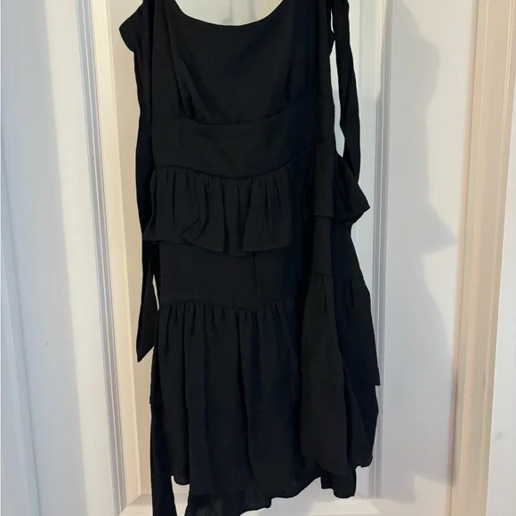 vestique black dress Simplicity Dress